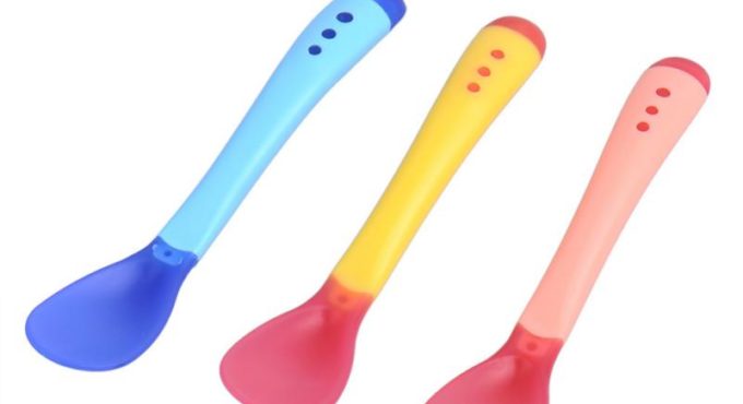 1pc Baby Soft Silicone Spoon Candy Color Heat Sensing Temperature Spoon Children Food Baby Solid Feeding Tools