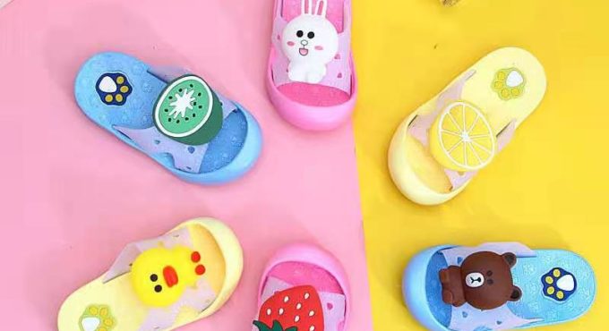 Promotion Children Boys Girl Summer PVC Animal Rabbit Bear Duck Fruit Slippers Soft Non-slip Home Bath Shoes 9Kinds XQ02