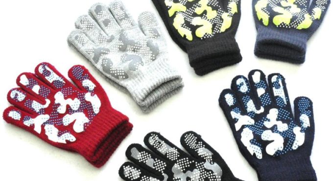 Warmom 5-11 Year Children Winter Warm Knit Gloves Camouflage Color PVC Anti-slip Gloves Children Outdoor Sports Gloves Mittens